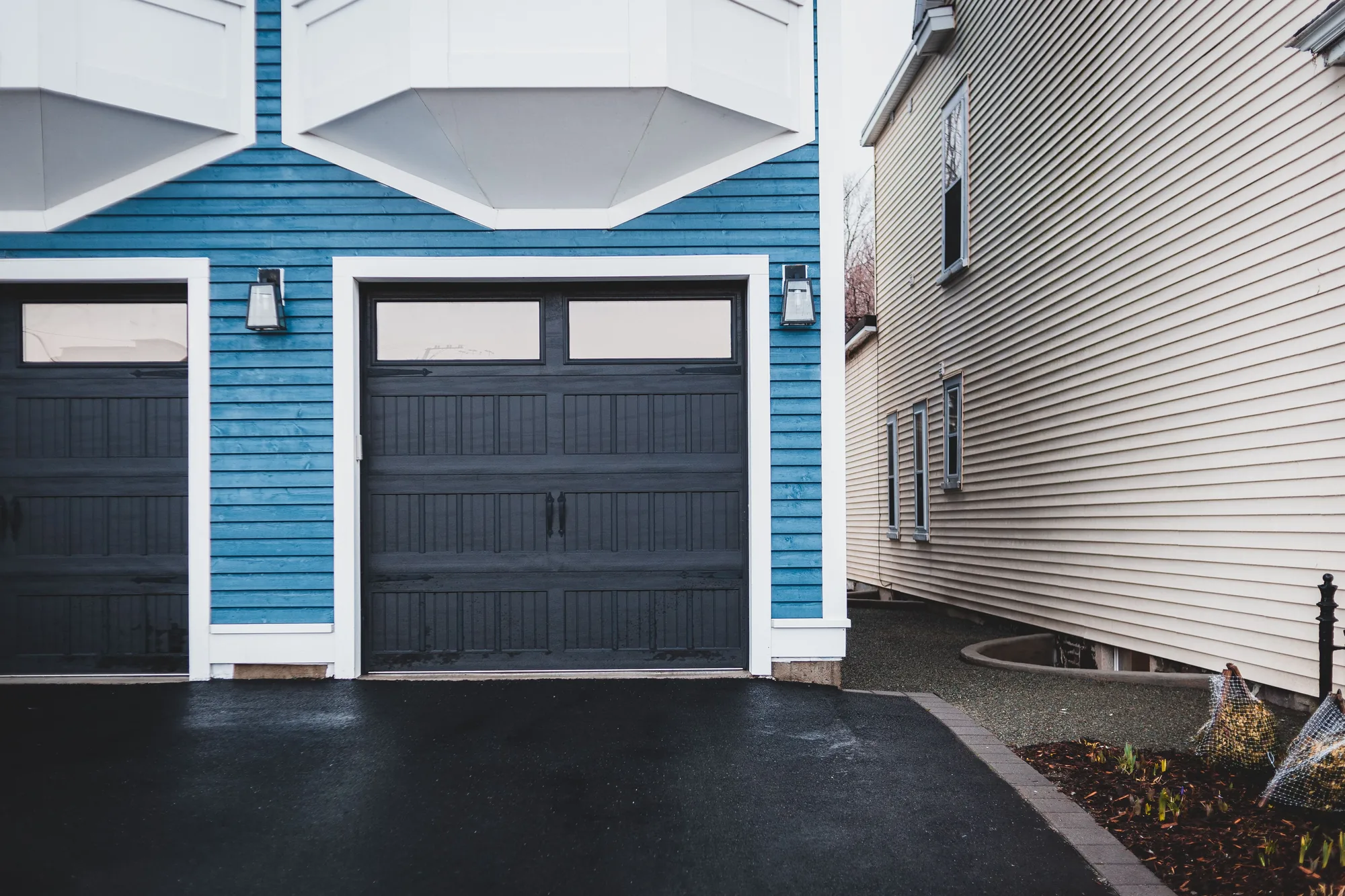 Residential garage door in Rainbow